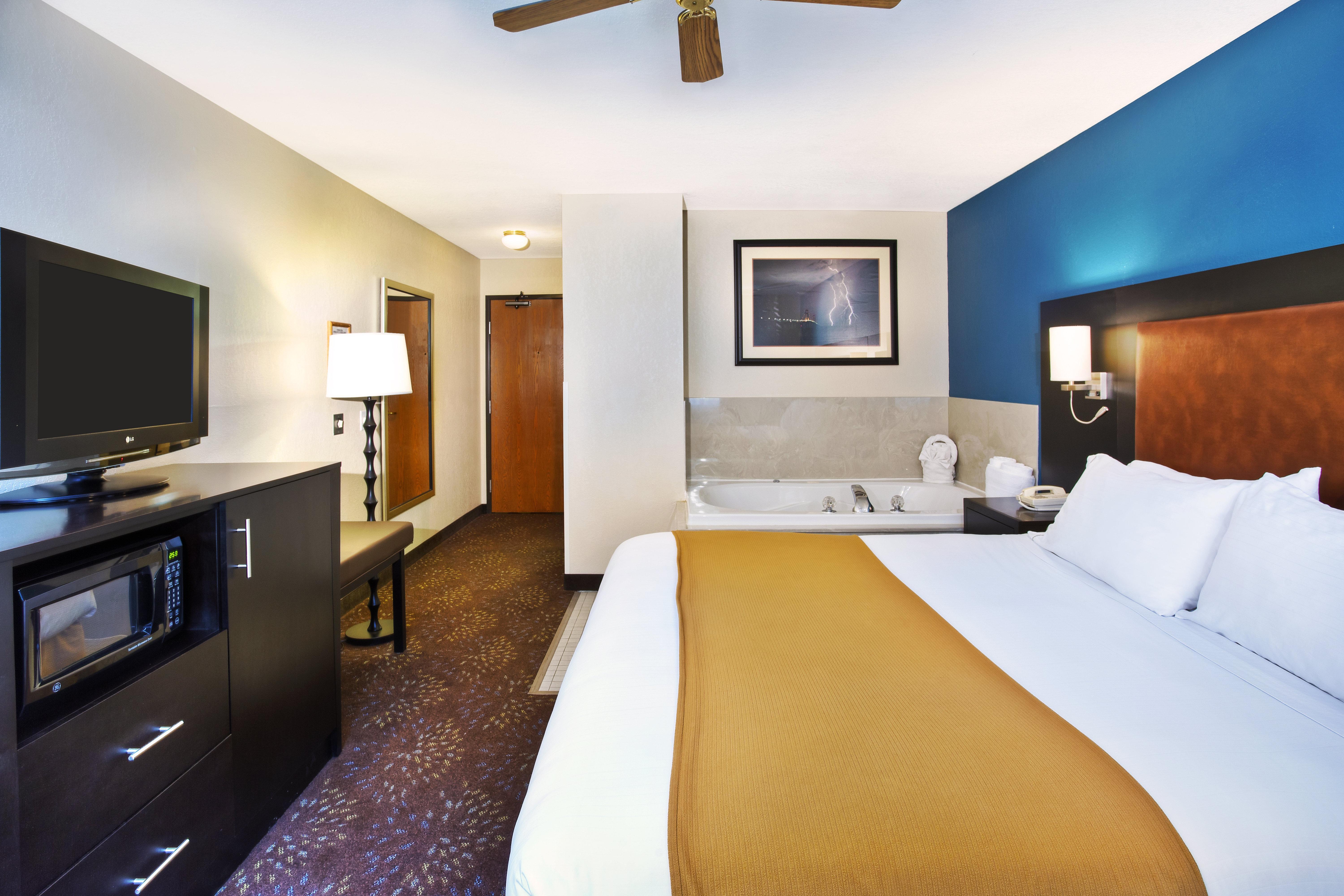 Holiday Inn Express Mackinaw City By Ihg Екстер'єр фото