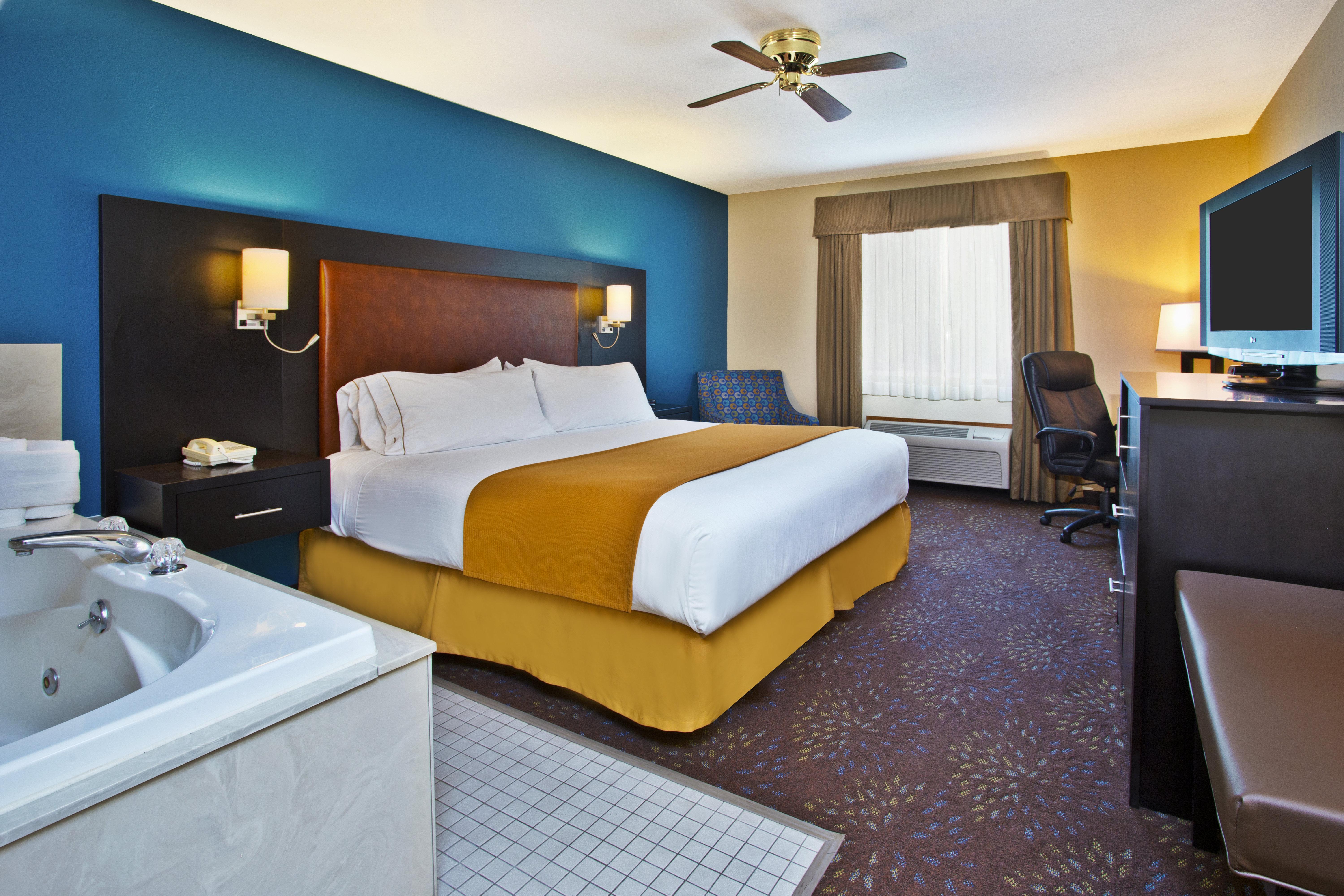 Holiday Inn Express Mackinaw City By Ihg Екстер'єр фото