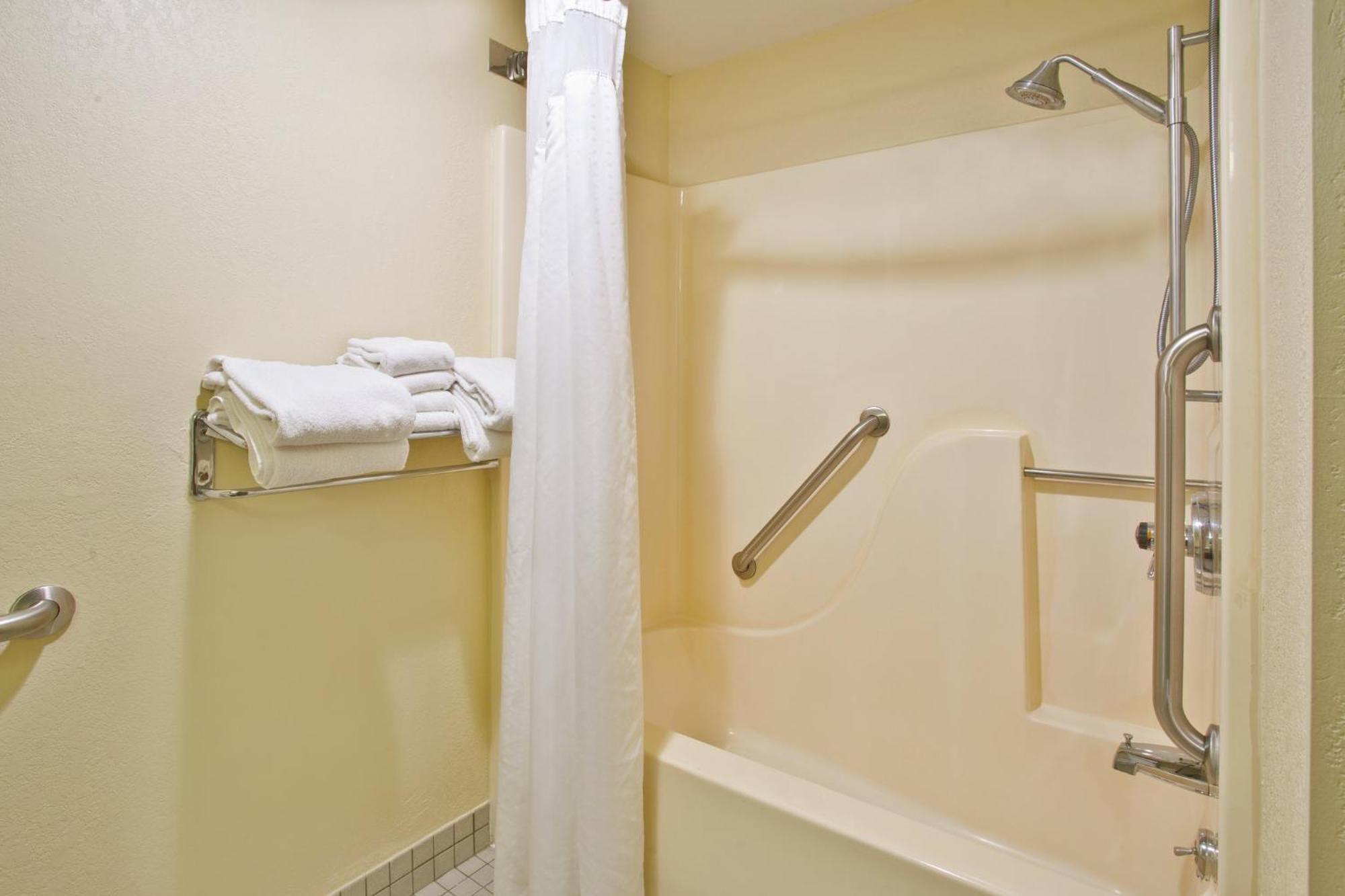Holiday Inn Express Mackinaw City By Ihg Екстер'єр фото