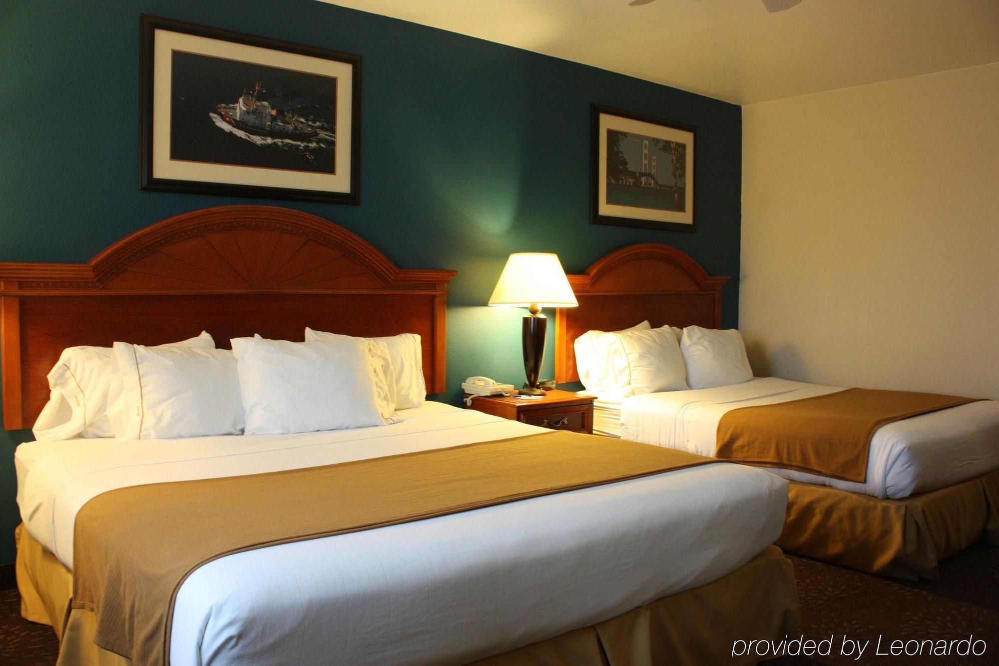 Holiday Inn Express Mackinaw City By Ihg Екстер'єр фото