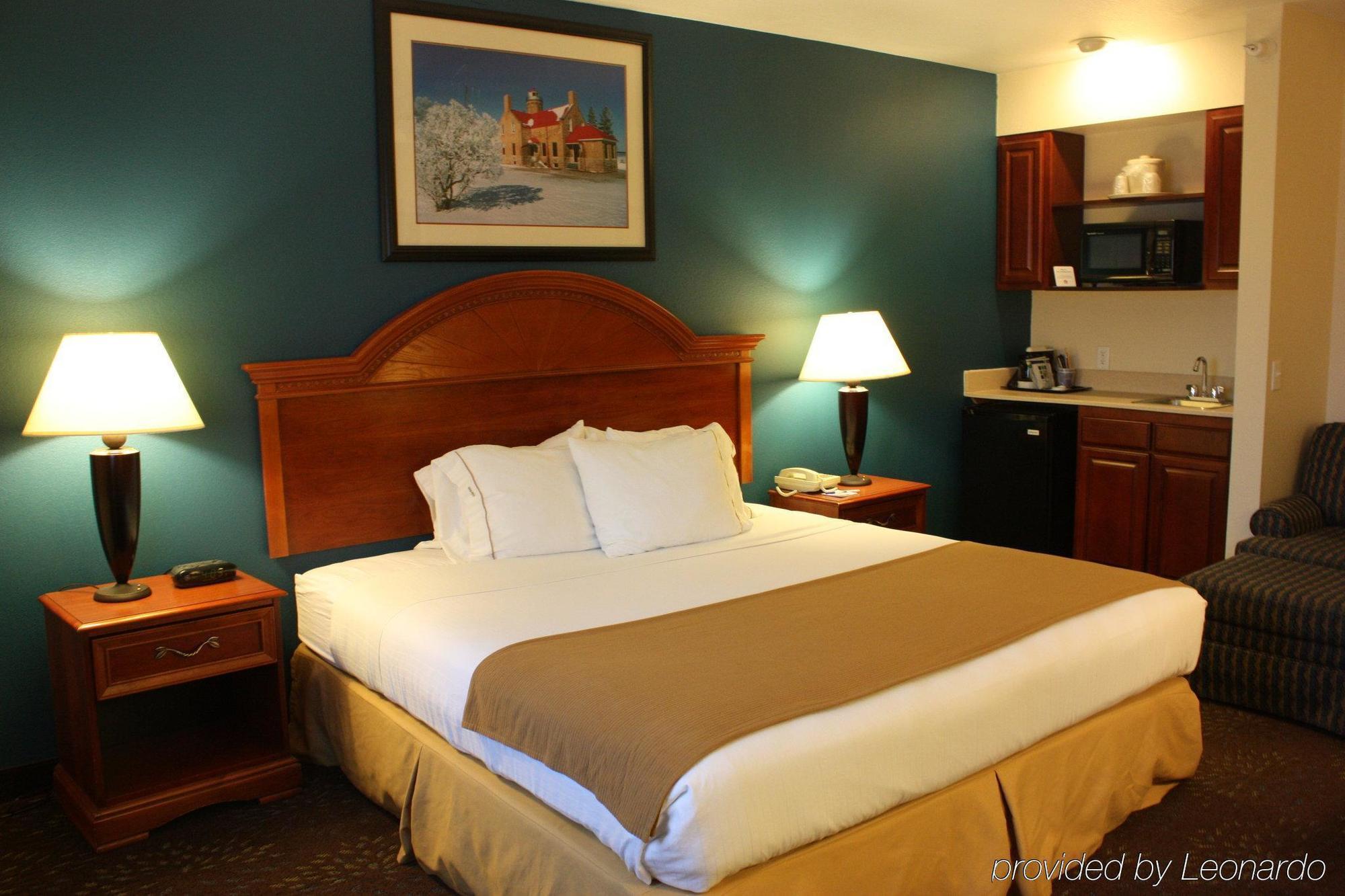 Holiday Inn Express Mackinaw City By Ihg Екстер'єр фото