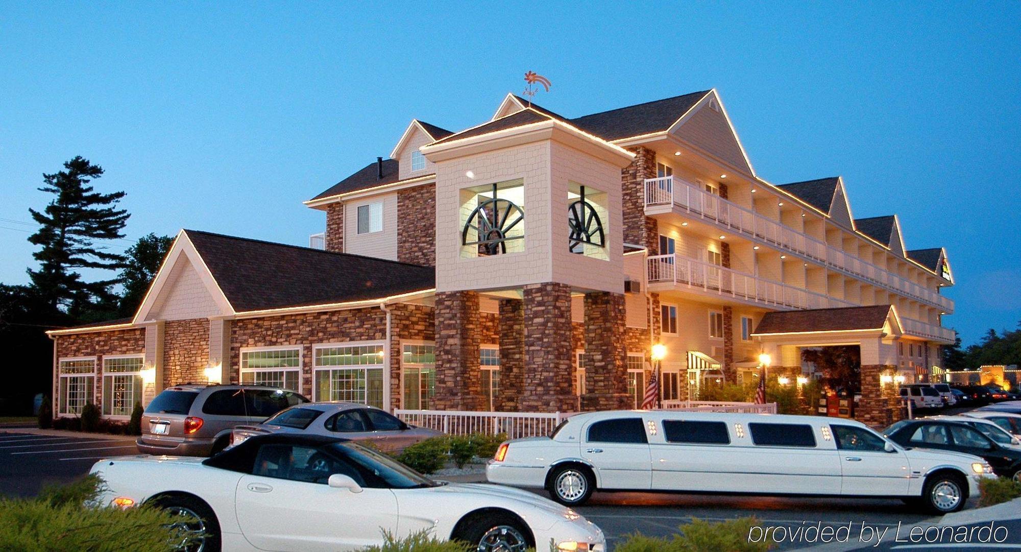 Holiday Inn Express Mackinaw City By Ihg Екстер'єр фото