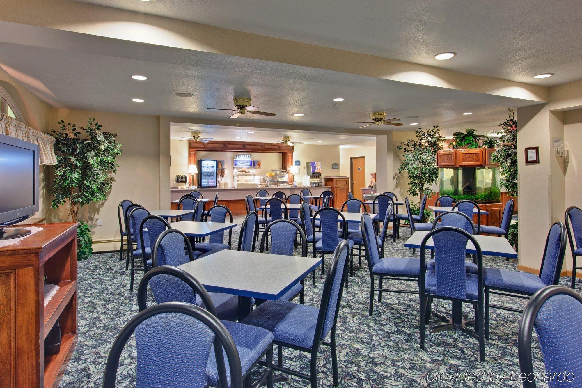 Holiday Inn Express Mackinaw City By Ihg Екстер'єр фото