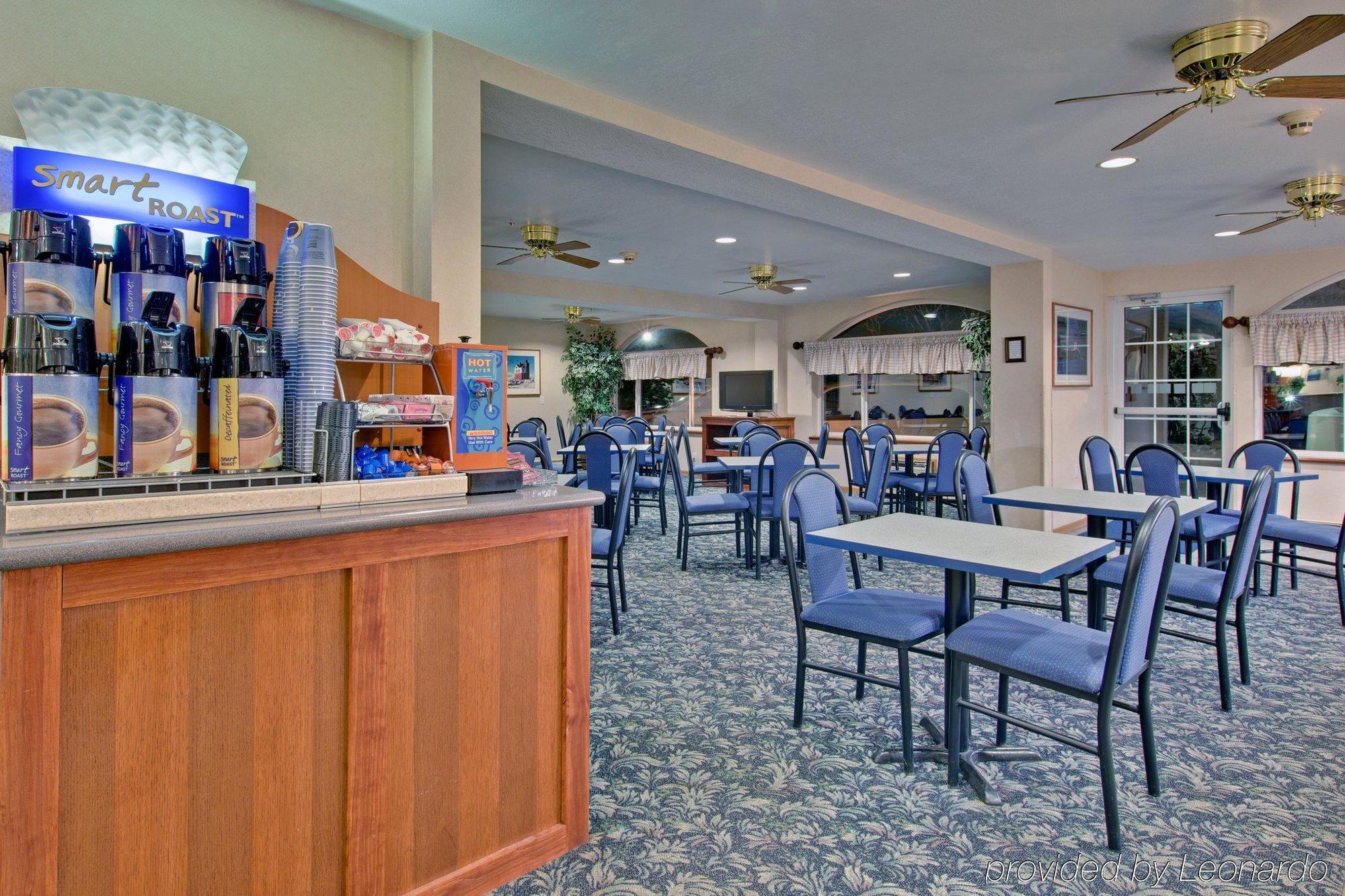 Holiday Inn Express Mackinaw City By Ihg Екстер'єр фото