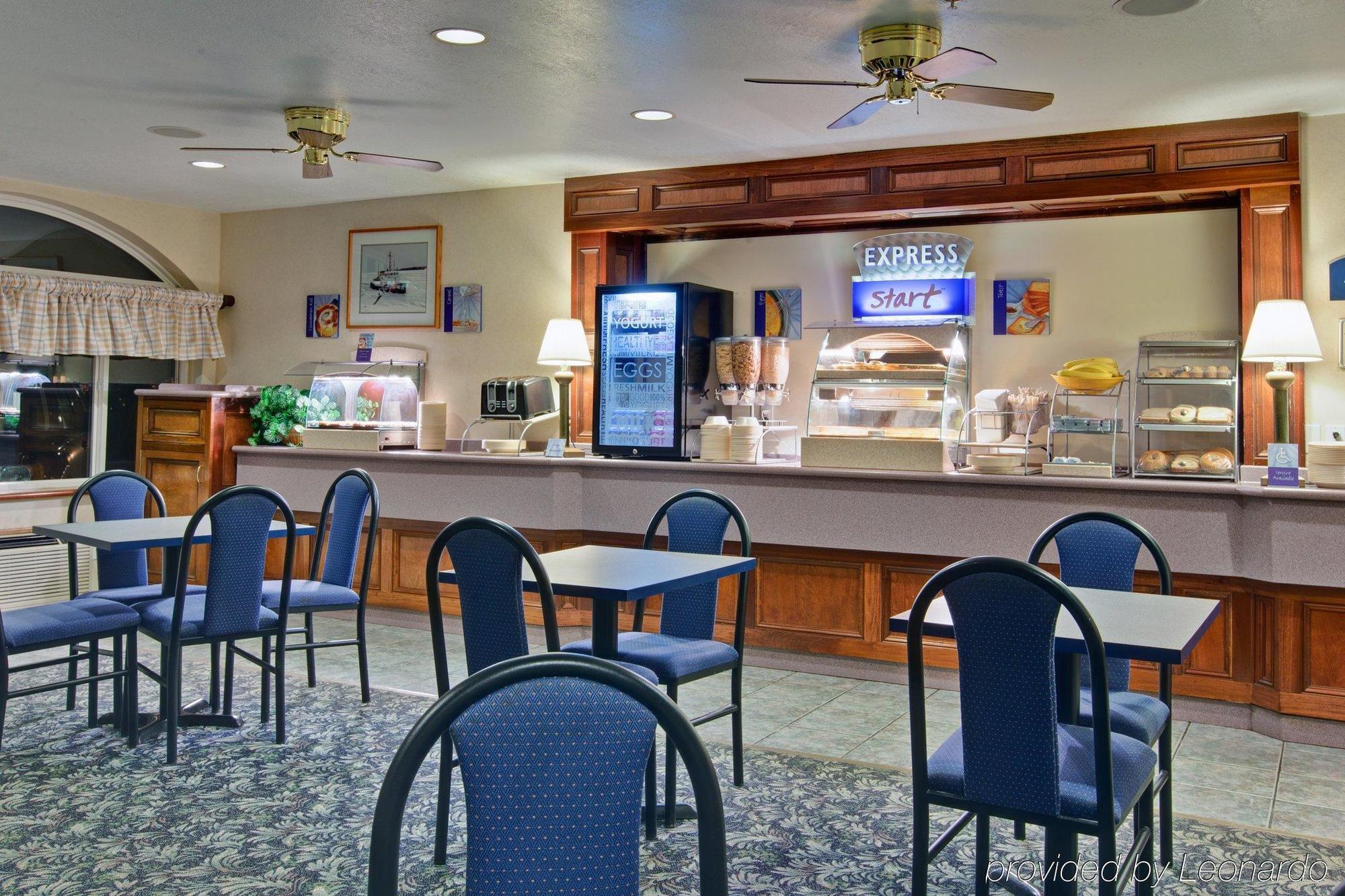 Holiday Inn Express Mackinaw City By Ihg Екстер'єр фото