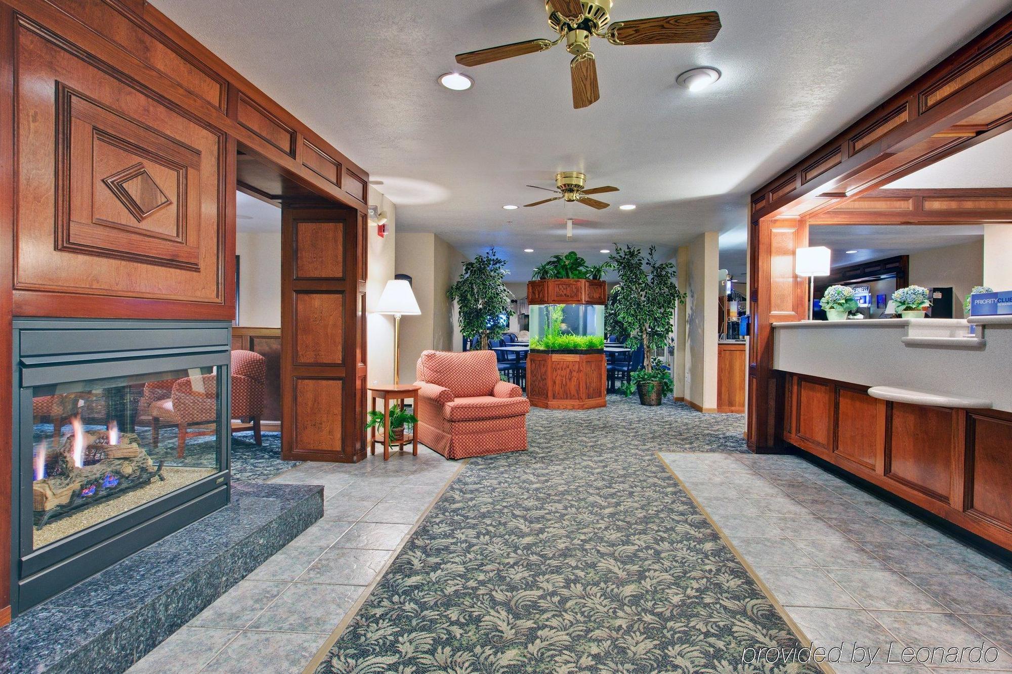 Holiday Inn Express Mackinaw City By Ihg Екстер'єр фото
