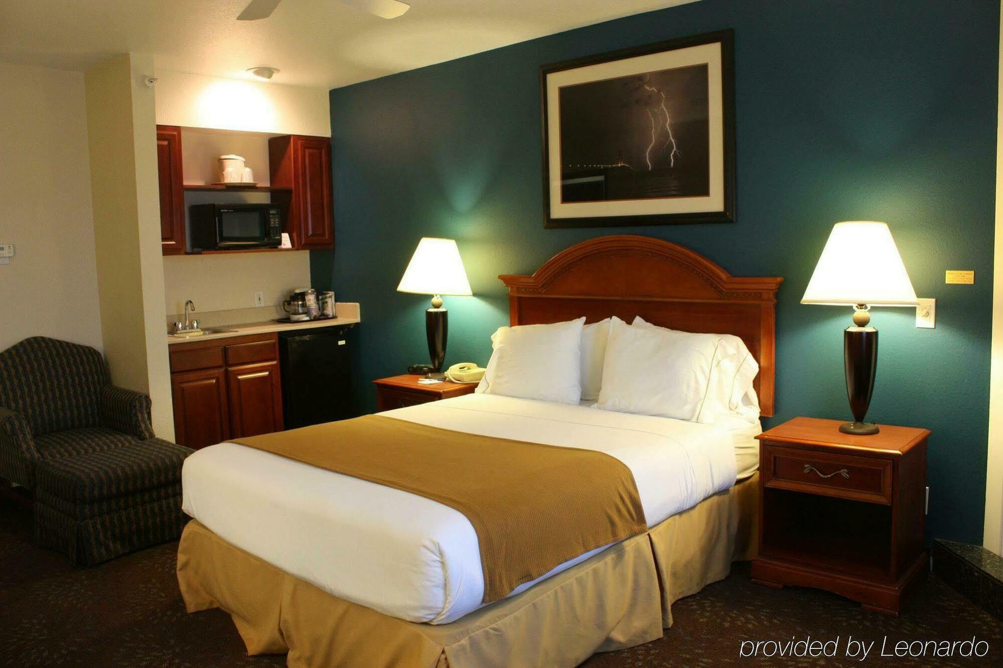 Holiday Inn Express Mackinaw City By Ihg Екстер'єр фото