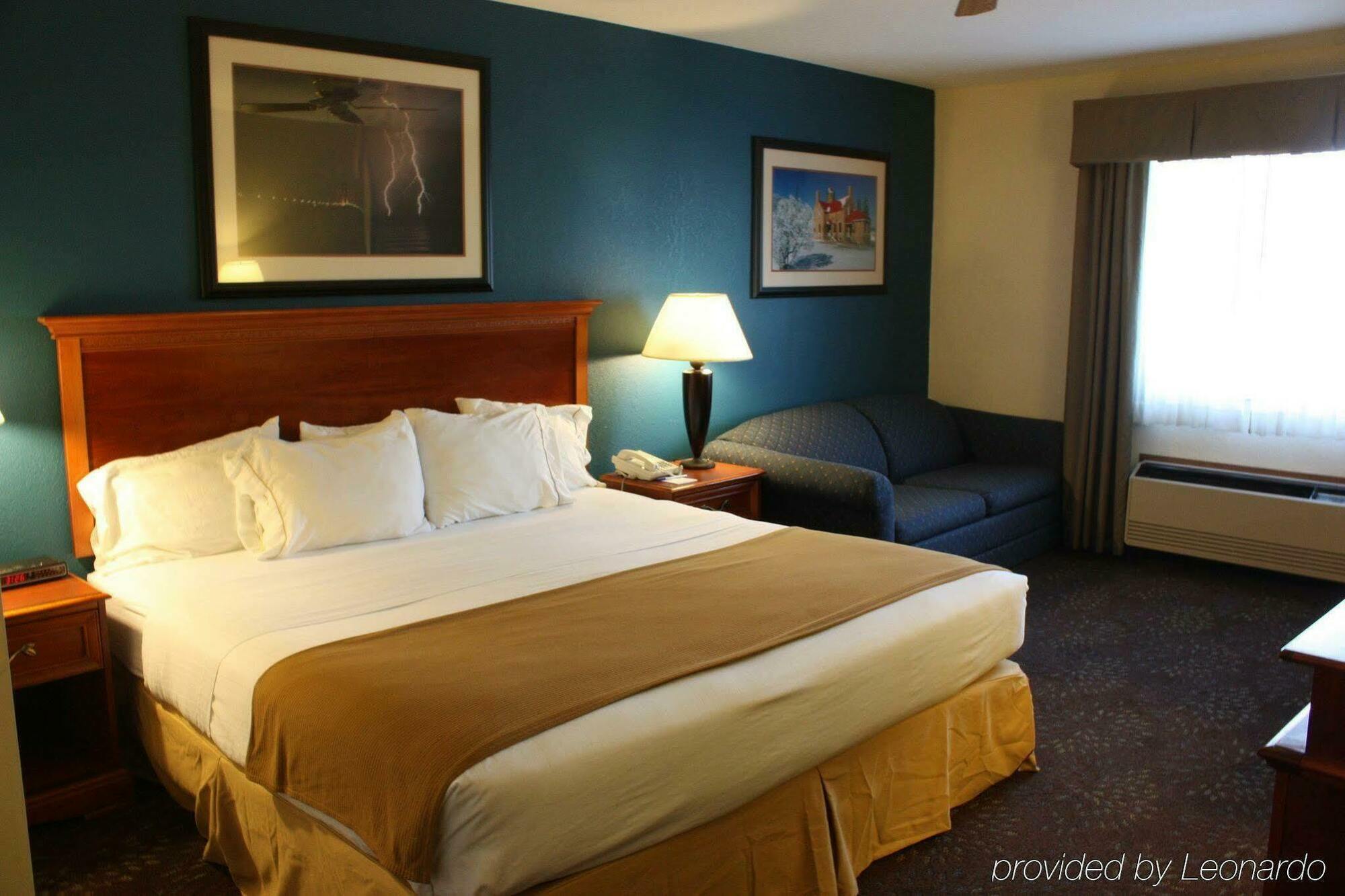 Holiday Inn Express Mackinaw City By Ihg Екстер'єр фото