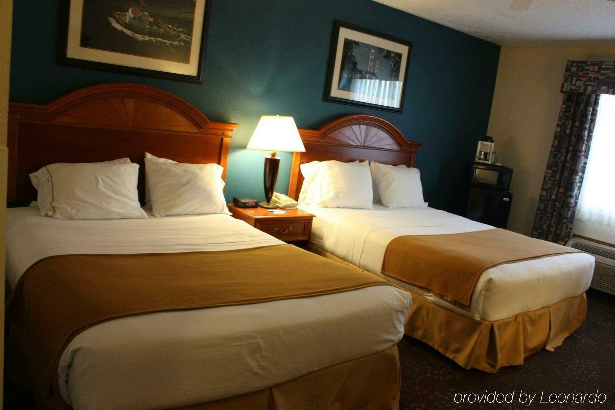Holiday Inn Express Mackinaw City By Ihg Екстер'єр фото