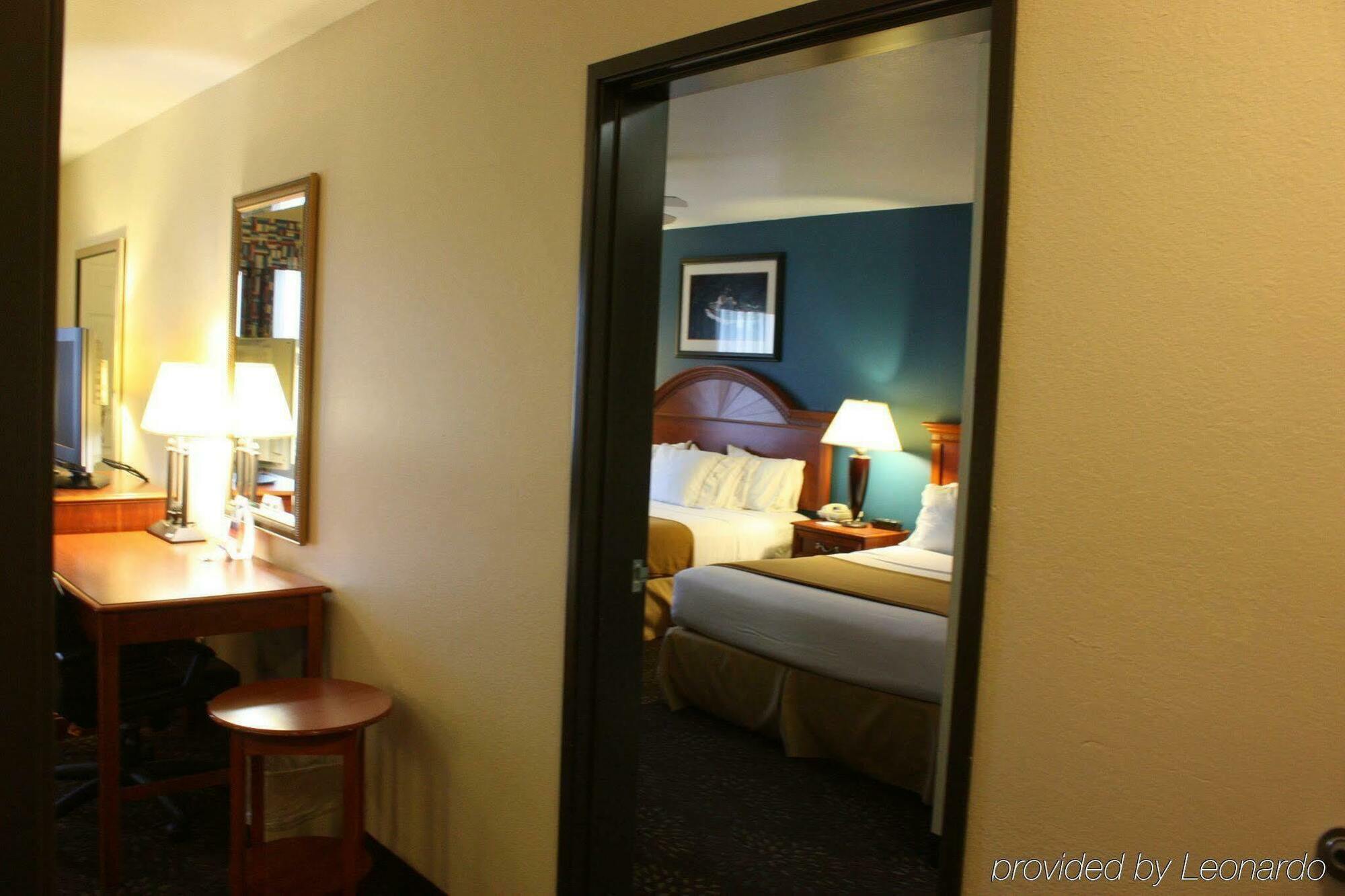 Holiday Inn Express Mackinaw City By Ihg Екстер'єр фото
