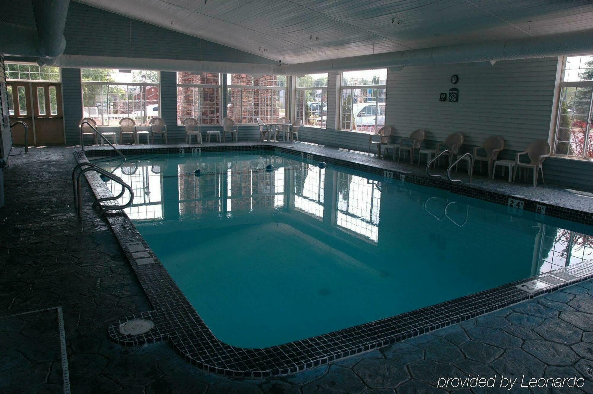 Holiday Inn Express Mackinaw City By Ihg Екстер'єр фото