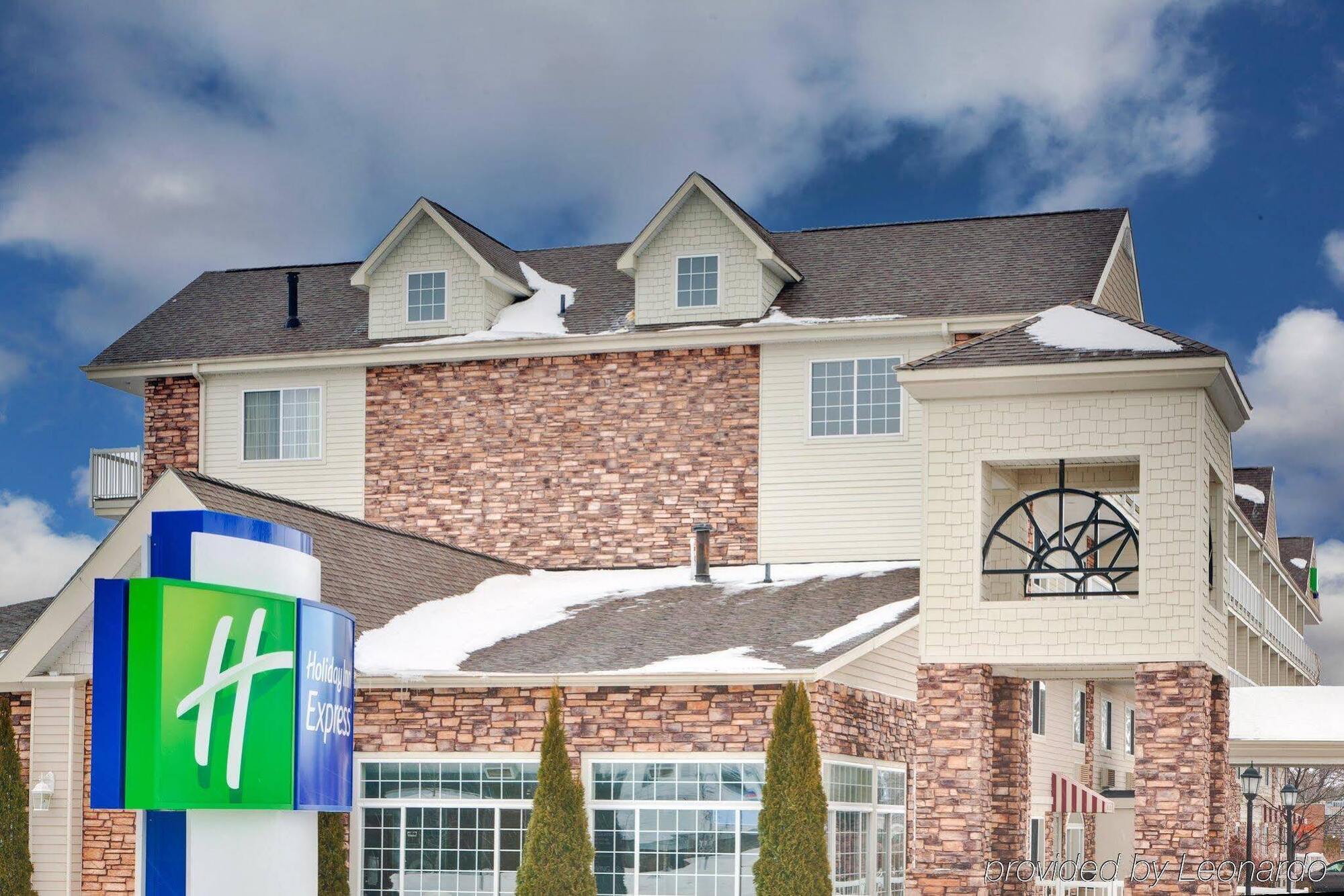 Holiday Inn Express Mackinaw City By Ihg Екстер'єр фото
