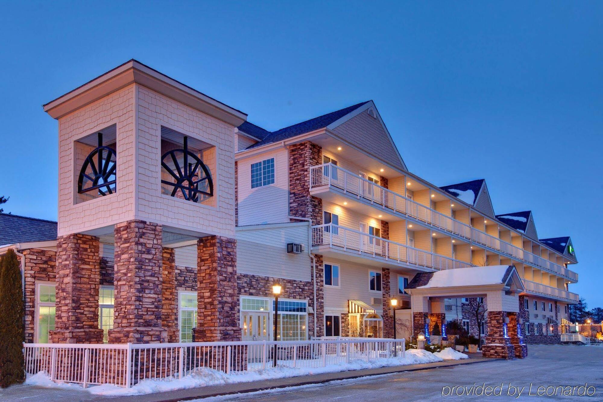 Holiday Inn Express Mackinaw City By Ihg Екстер'єр фото