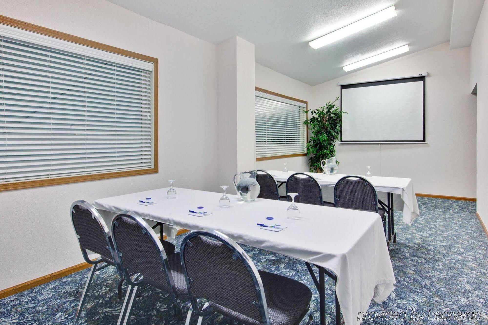 Holiday Inn Express Mackinaw City By Ihg Екстер'єр фото